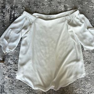 Aritzia Babaton Off the Shoulder Cream Blouse Size XXS